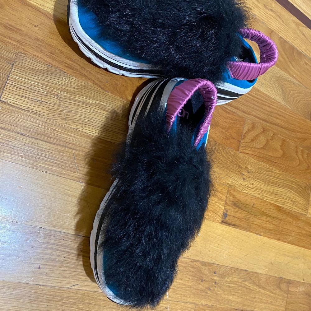 UGG